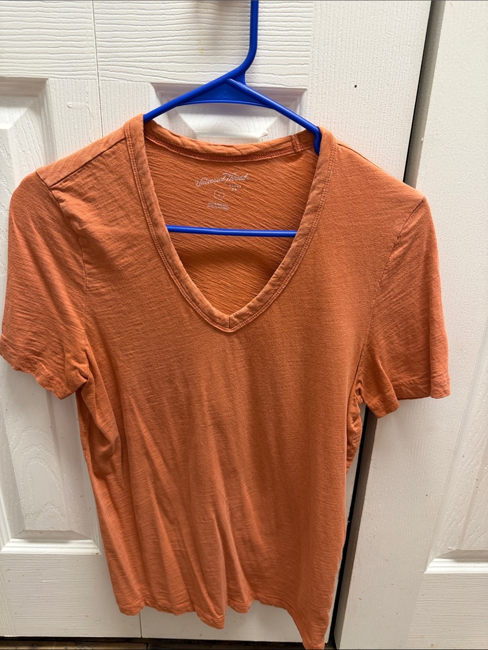 Universal Thread Orange V-Neck Short Sleeve Tee